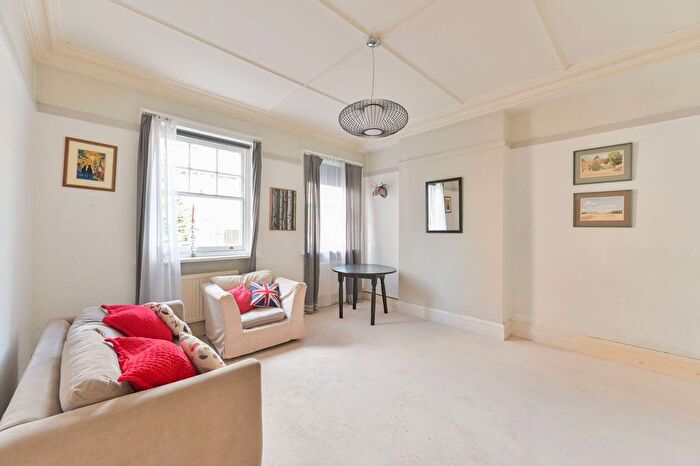 1 Bedroom Flat To Rent In Lansdowne Way, Stockwell, London, SW8