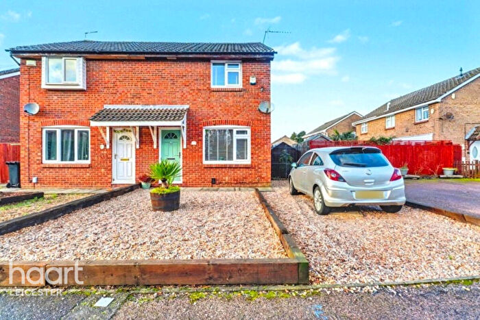 3 Bedroom Semi Detached House For Sale In Manor Drive, Leicester, LE4