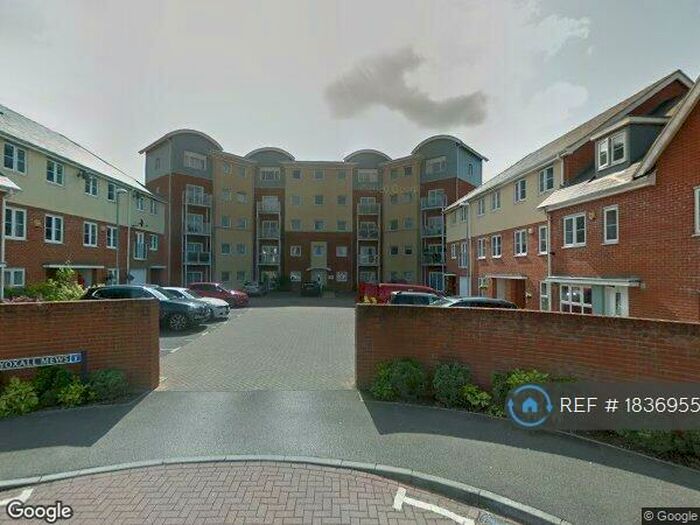 4 Bedroom End Of Terrace House To Rent In Yoxall Mews, Redhill, RH1