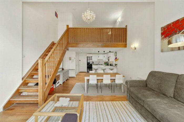 1 Bedroom Apartment To Rent In City Road, EC1V