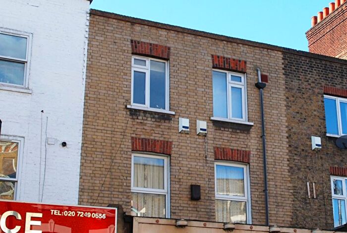 1 Bedroom Flat To Rent In Stoke Newington High Street, London, N16