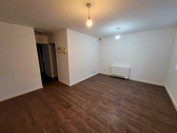 2 Bedroom Flat To Rent In Aire Street, Knottingley, WF11