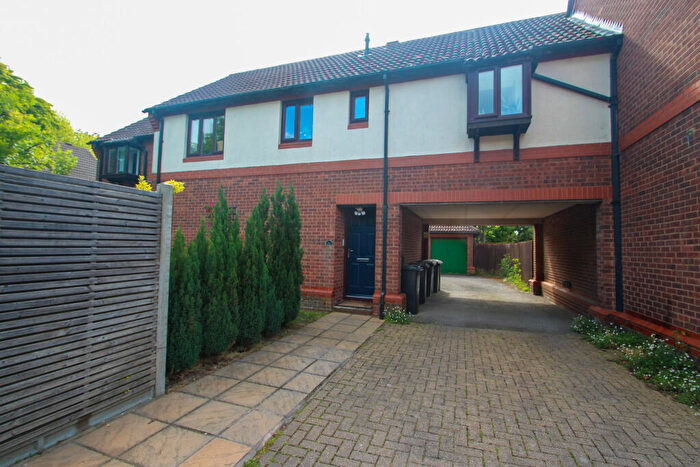 2 Bedroom Flat To Rent In Pegasus Close, Hamble, SO31