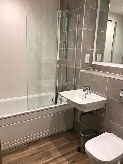 2 Bedroom Apartment To Rent In Lexington Gardens, Birmingham, B15