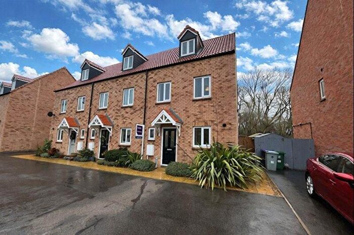 3 Bedroom Town House For Sale In Folkestone Close, Bourne, Lincolnshire, PE10