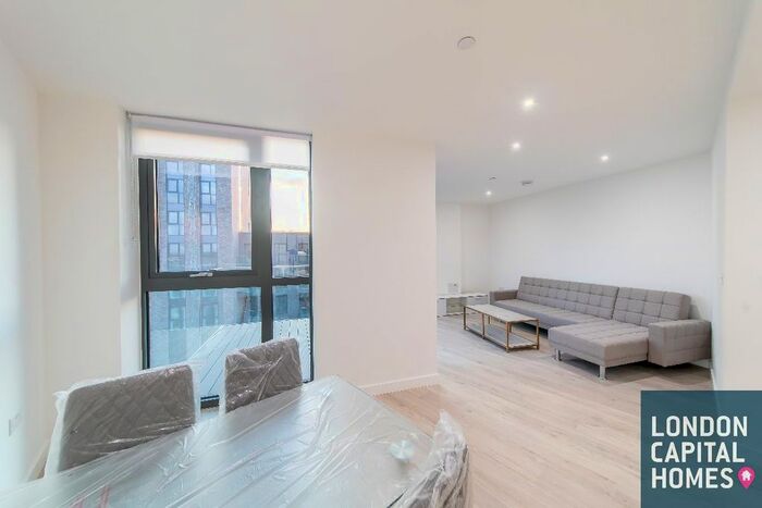 2 Bedroom Flat To Rent In Willowbrook House, Coster Ave, Woodberry Down, London, N4