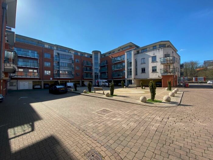 2 Bedroom Apartment To Rent In Victoria Court, Chelmsford, CM1