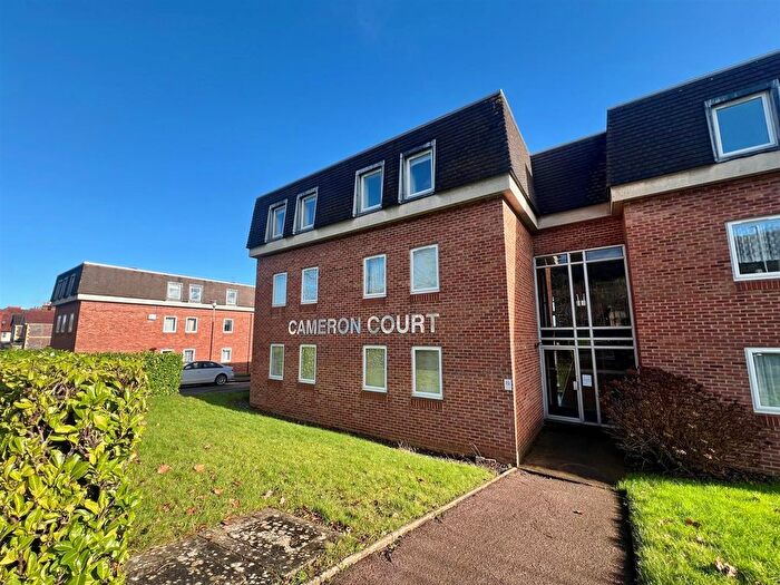 2 Bedroom Flat For Sale In St. Andrews Road, Malvern, WR14
