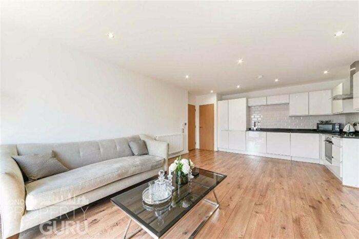2 Bedroom Flat To Rent In Spur House, London, SW19