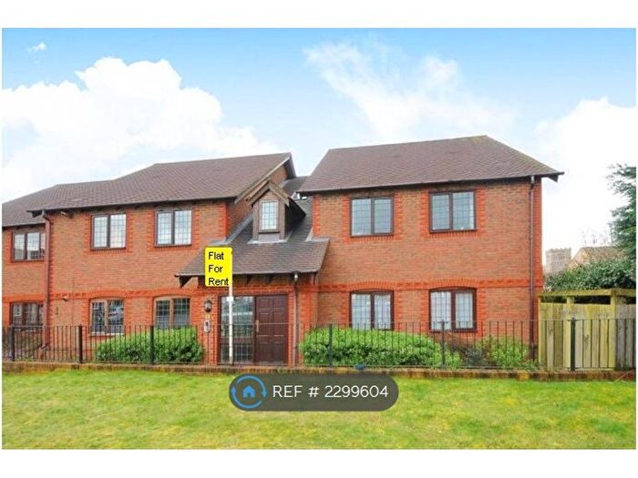 2 Bedroom Flat To Rent In Meadow Close, Thatcham, RG19