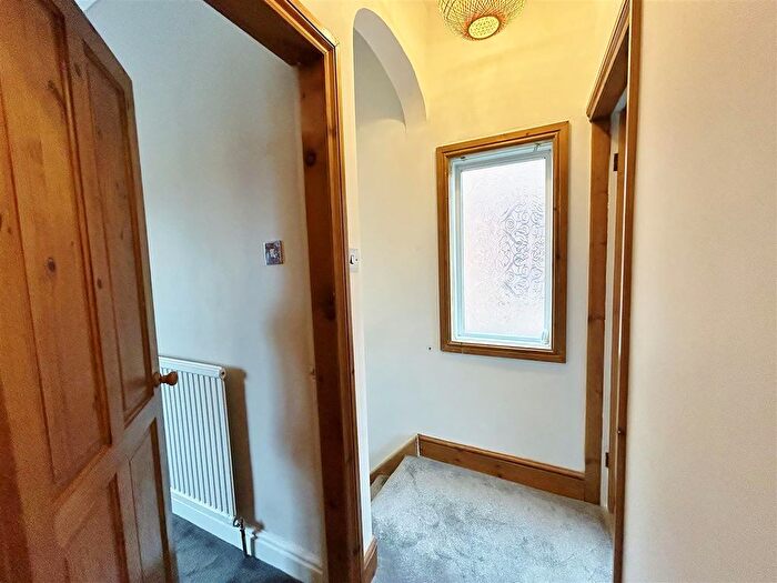 2 Bedroom Terraced House For Sale In Bondgate, Selby, YO8