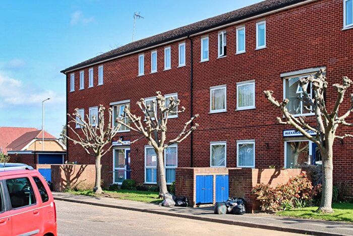 2 Bedroom Flat To Rent In Mikern Close, Bletchley, Milton Keynes, MK2