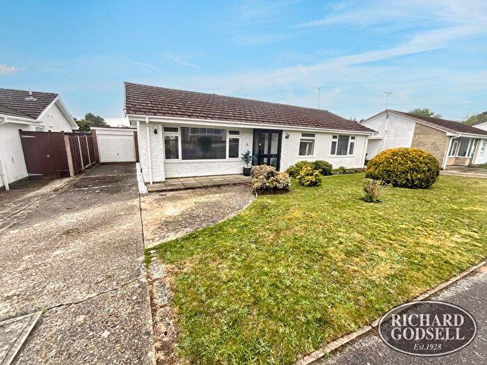 3 Bedroom Detached Bungalow For Sale In St Catherines Hilll Christchurch, BH23