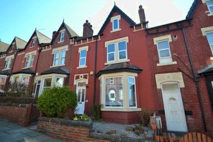 5 Bedroom Terraced House To Rent In Roundhay Place, Chapel Allerton, Leeds, LS8