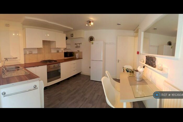 2 Bedroom Flat To Rent In Mulberry House, Manchester, M20