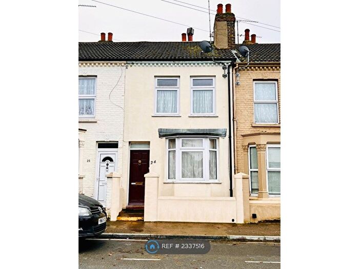 3 Bedroom Terraced House To Rent In Cornwall Road, Gillingham, ME7