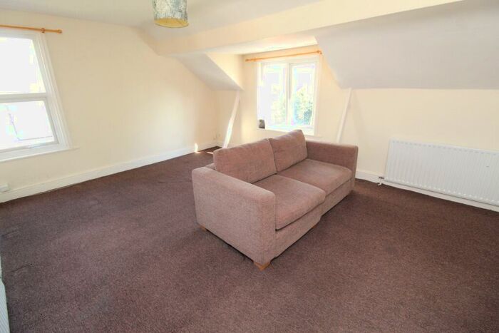 Studio To Rent In Musters Road, West Bridgford, NG2