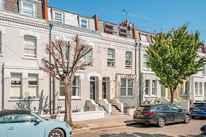 Studio To Rent In Kilmaine Road, London, SW6