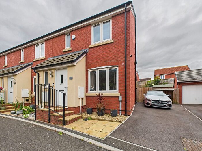 3 Bedroom Semi-Detached House For Sale In Celandine Way, Bridgwater, TA5