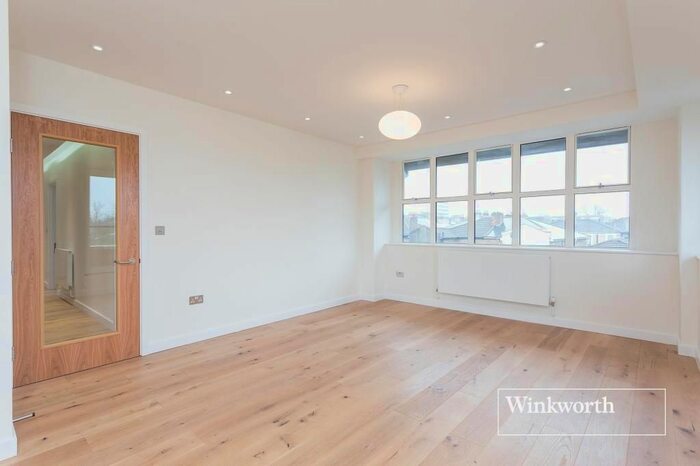 2 Bedroom Flat To Rent In Dancastle Court, 14 Arcadia Avenue, London N3