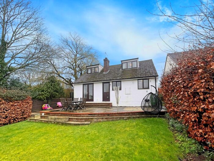 3 Bedroom Detached House For Sale In Meadowcot Lane, Coleshill, Amersham, HP7