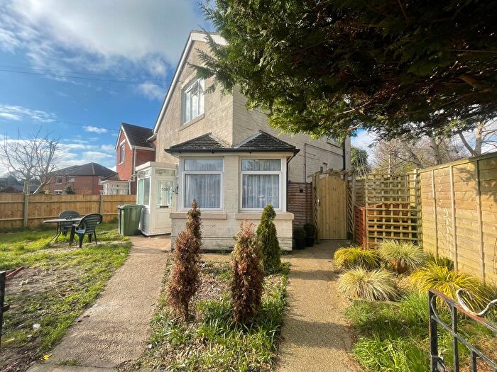 2 Bedroom Flat To Rent In Shakespeare Road, Eastleigh, Hampshire, SO50