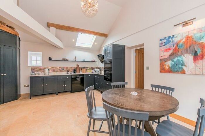 3 Bedroom Detached House To Rent In Oxford Street, Woodstock, OX20