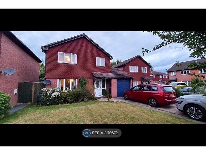 4 Bedroom Detached House To Rent In Ruby Close, Wokingham, RG41