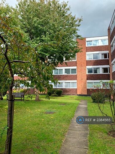 2 Bedroom Flat To Rent In Radford Court, Billericay, CM12