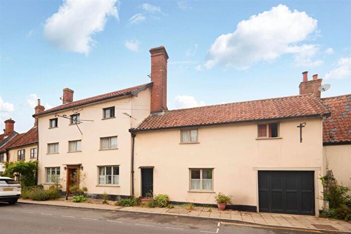 5 Bedroom Town House For Sale In Broad Street, Harleston, IP20
