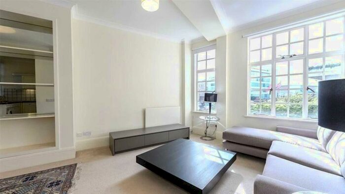 5 Bedroom Apartment To Rent In Park Road St John'S Wood, NW8