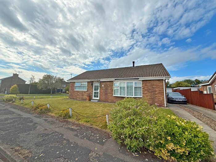 2 Bedroom Detached Bungalow For Sale In Castle Mount Avenue, Scalby, Scarborough, YO13