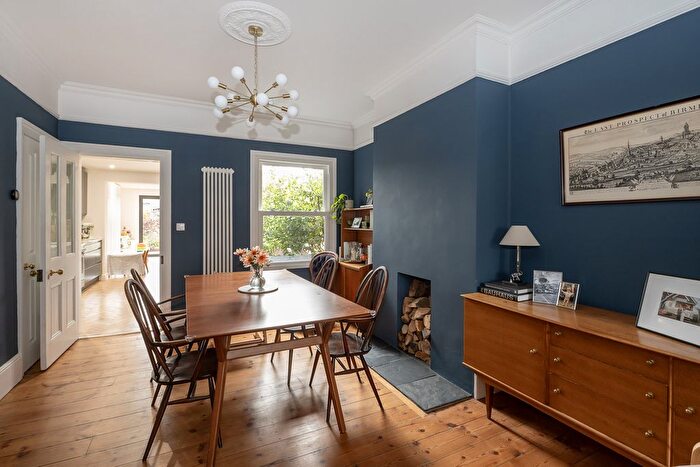 3 Bedroom Terraced House For Sale In Berkhampstead Road, Chesham, HP5