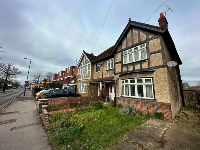3 Bedroom SemiDetached House For Sale In Clarence Road, Windsor