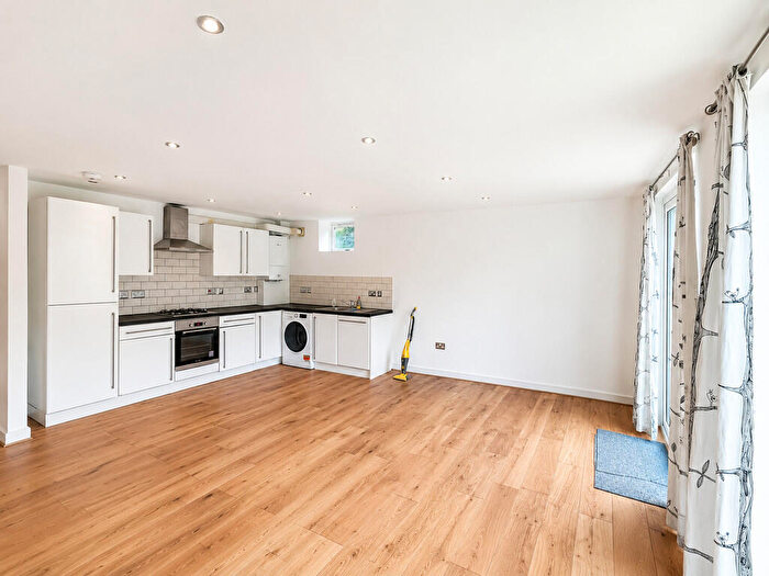 2 Bedroom Apartment To Rent In Outram Road, Croydon, CR0