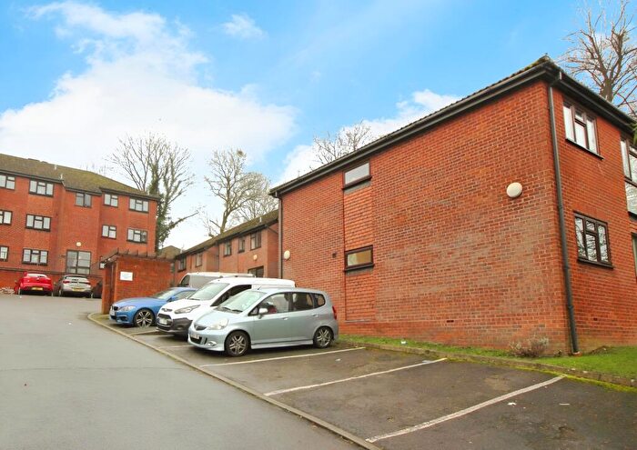 2 Bedroom Flat To Rent In Kaybridge Close, High Wycombe, HP13