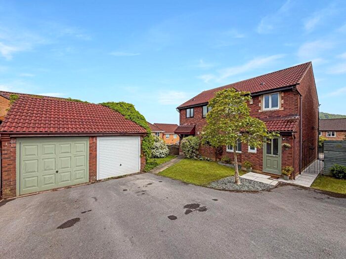 3 Bedroom Semi Detached House For Sale In Meadow Way, Caerphilly, CF83