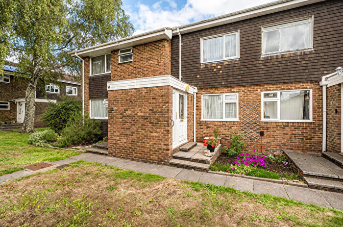 2 Bedroom Maisonette For Sale In Lincoln Court, Southampton, Hampshire, SO15
