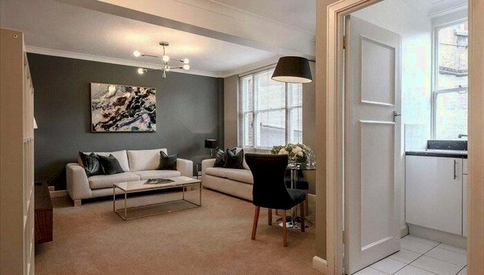 1 Bedroom Flat To Rent In Hill Street, Mayfair W1J