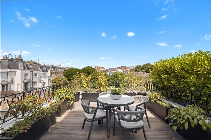 3 Bedroom Flat For Sale In Cornwall Gardens, London, SW7