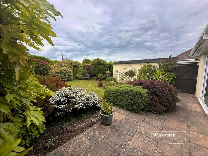 3 Bedroom Bungalow For Sale In Heathwood Avenue, Barton On Sea, New