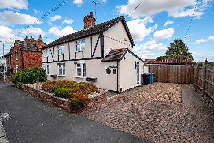 3 Bedroom End Of Terrace House To Rent In Elm Avenue, Keyworth, Nottingham, NG12