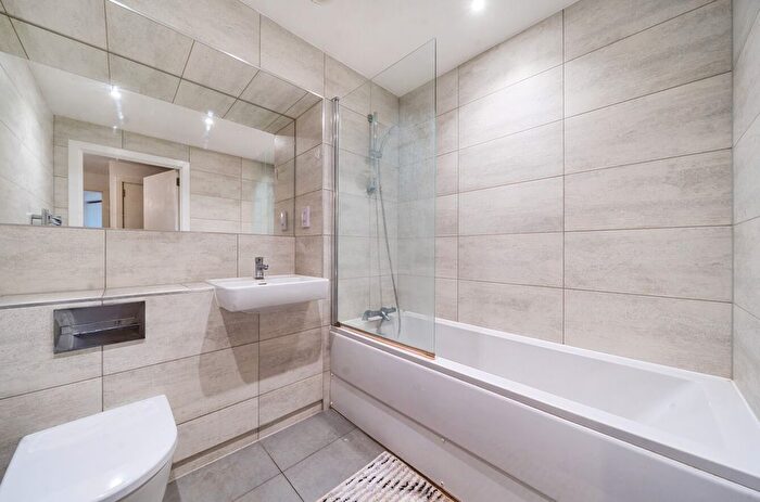 1 Bedroom Flat For Sale In Doniford House, Healum Avenue, Southall, UB2