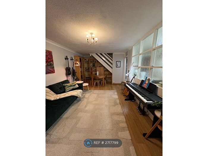 2 Bedroom Flat To Rent In Trent Court, London, E11