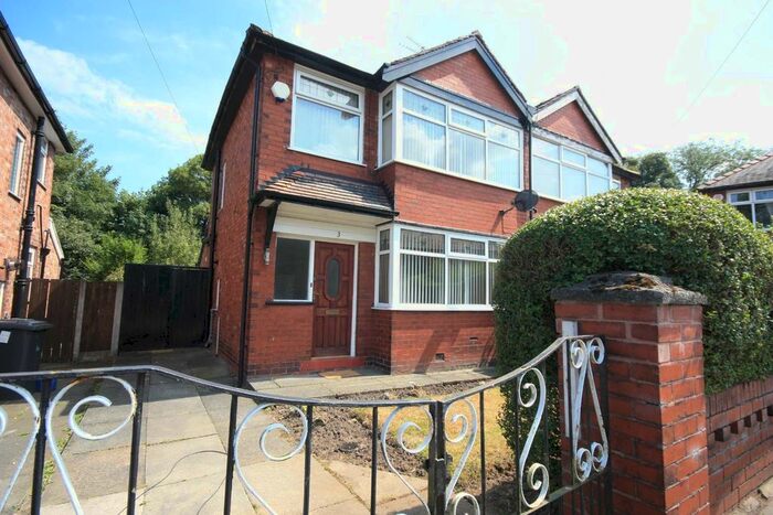 3 Bedroom Semi-Detached House To Rent In Mesne Lea Grove, Worsley, M28