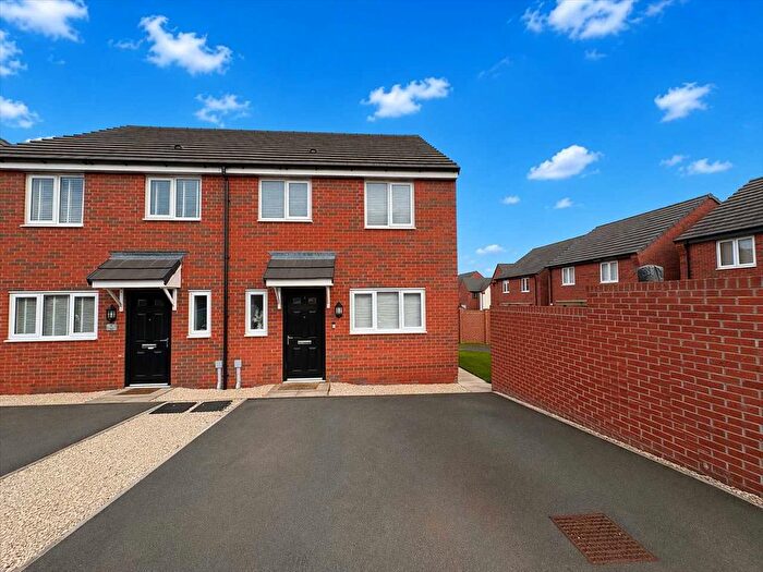 3 Bedroom Semi-Detached House For Sale In Piper Street, Shirebrook, NG20