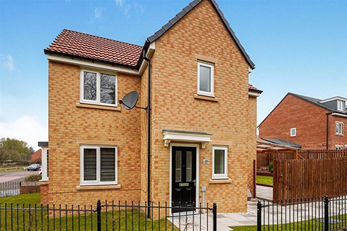 3 Bedroom Town House To Rent In Birch Way, Newton Aycliffe, DL5