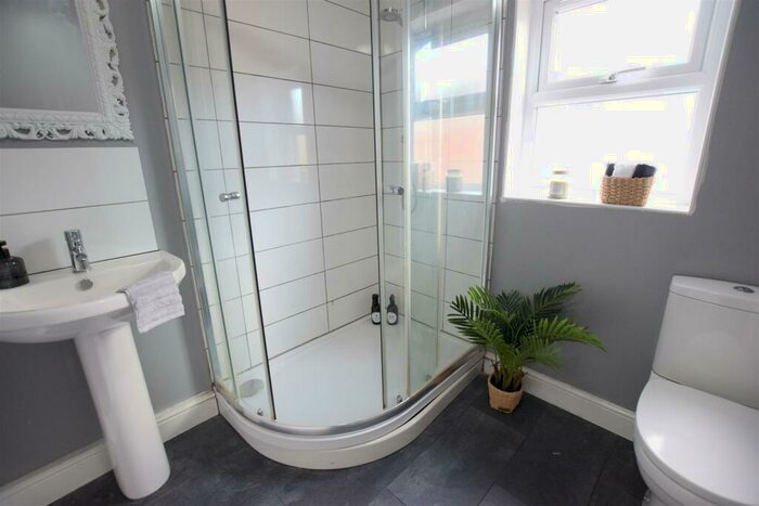 4 Bedroom Terraced House To Rent In Westbourne Grove - Student House - /, LN1