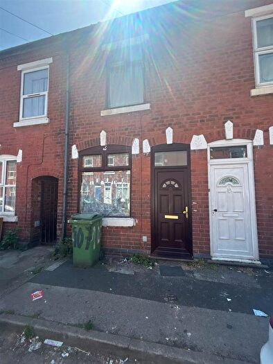 3 Bedroom Terraced House To Rent In Miner Street, Walsall, WS2