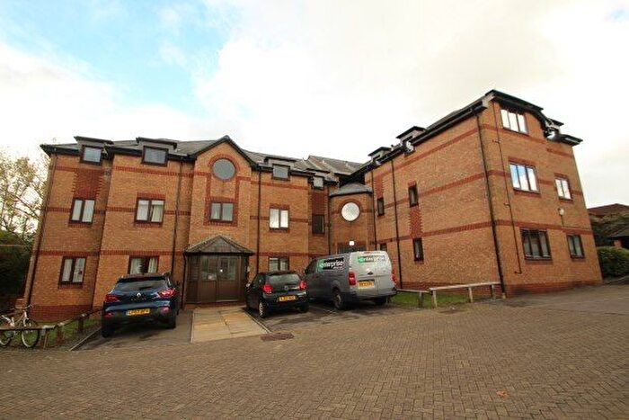 2 Bedroom Flat To Rent In Whitley Mead, Bristol, BS34